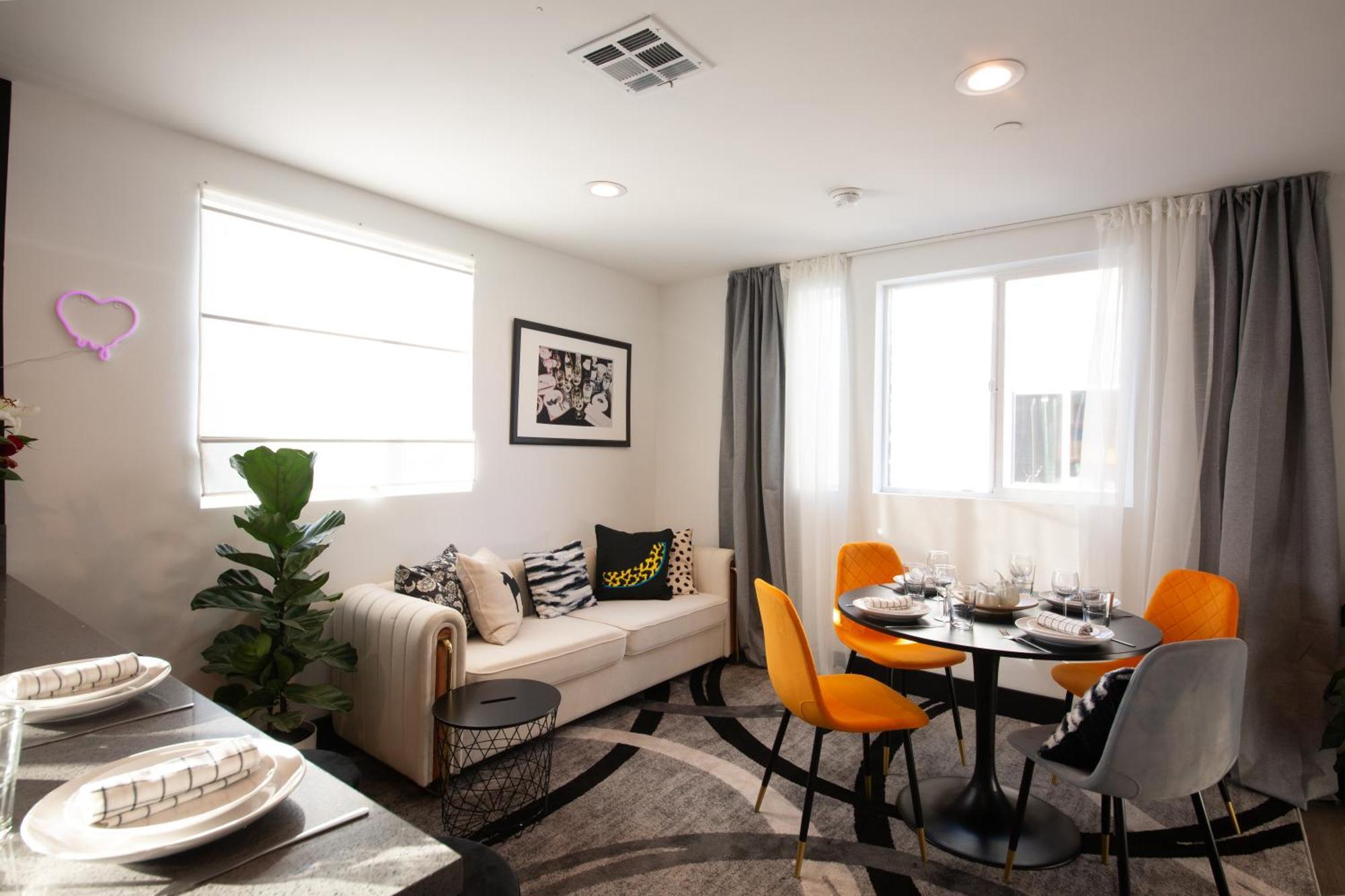Spacious Luxury In The Heart Of La! Free Parking And Jacuzzi Pousada